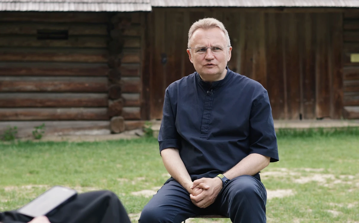 Андрій Садовий розповів, на що витрачає свою зарплату