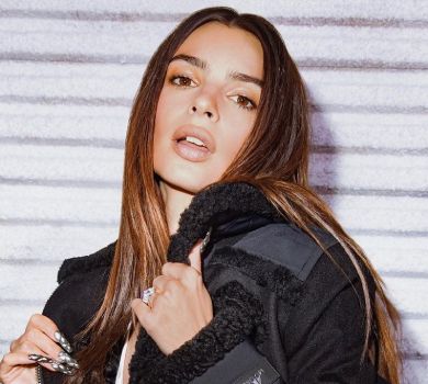 Ратаковскі в капелюсі від Багінського заселфилася з сином. ФОТО