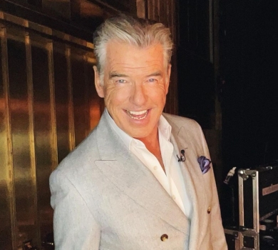 Рушай у світ із хоробрим серцем: Пірс Броснан у мережі похвалився 22-річним сином-випускником. ФОТО