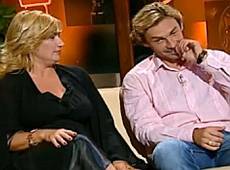 Ващуки кохаються в машині та цілуються після коньяку