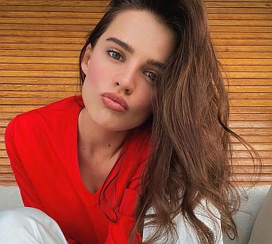 Модель Андрес показалася в купальнику через два місяці після пологів