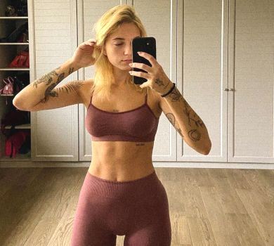 Вибрати правильний ракурс і напружити живіт: 23-річна донька Горової похвалилася схудненням