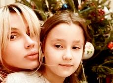 Лобода з балакучою донею полетіла на океан шокувати акул. Миле ВІДЕО