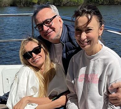 Брежнєва в білому показалася в ногах у Меладзе в його 58 день народження