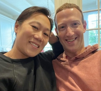 Головний персонаж: Цукерберг зацілував свою вагітну дружину. ФОТО