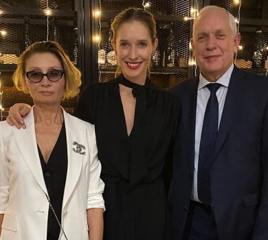 Крутий приклад для нас усіх: Осадча привітала батьків із рубіновим весіллям 