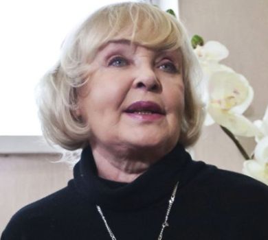 Ада Роговцева розповіла про волонтерство у себе вдома та нове вміння ненавидіти