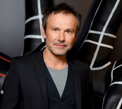 Вакарчук показав, яку маленьку річ сина возить із собою Україною. ФОТО