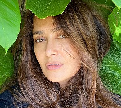 53-річна Сальма Хаєк показала сивину та лице без мейкапу