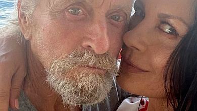 Дуглас і Зета-Джонс розчулили мережу поганими селфі