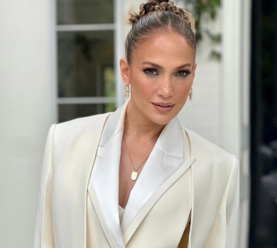 53-річна Лопес без мейкапу розкрила свої 5-хвилинні б'юті-лайфхаки