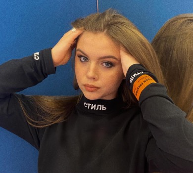 Донька Фреймут у Каліфорнії показалася в обіймах бойфренда. ФОТО