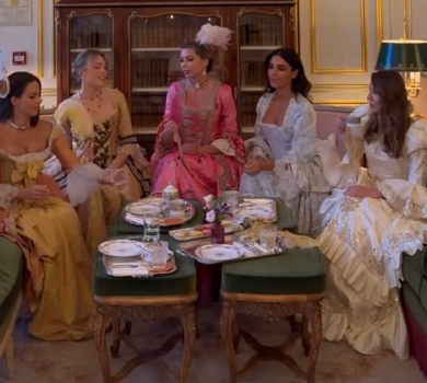 Дімопулос, Любчик і Філімонова вдали із себе версальських мадам на дні народження Вергельської