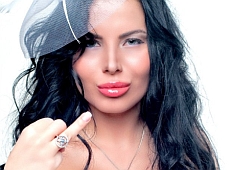 Спасібушечка Лоран боїться весільних суконь 