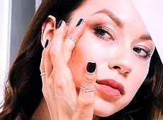 Дружина Ступки Логунова: Моє життя – це моя робота і моя дочка