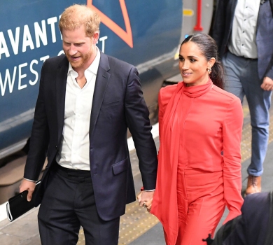 До родичів не заїдуть: принц Гаррі та Маркл прибули до Британії та засвітилися на саміті