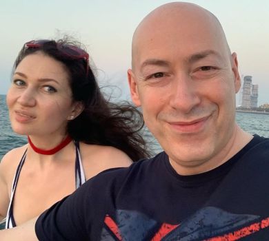 Дружина Гордона привітала з 53-річчям своє волохате золото. ФОТО