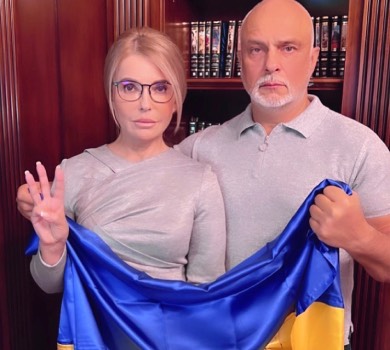 Жовто-блакитні Зеленські, Тимошенко з чоловіком і гімн Бужинської: зірки і політики об’єдналися у патріотичному челенджі