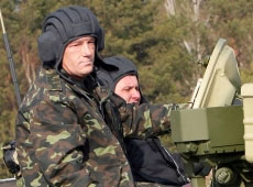 Віктор Ющенко в гостях у танкістів, або Для тих, хто в танку