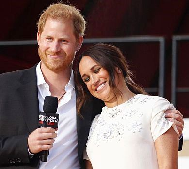 Двоє лицемірів: принца Гаррі та Маркл розкритикували в мережі за лакшері-подорож і дорогі лахи