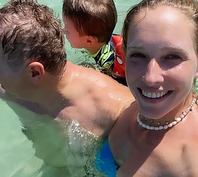 Осадча та Горбунов показали водні розваги з сином: Зайві кілограми не загрожують