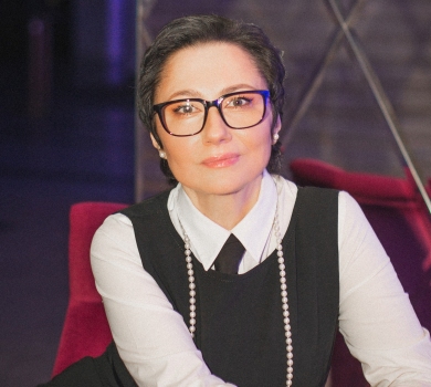 Вас самих від себе не нудить?: Мозгова звернулася до колег, що хваляться відзнаками за допомогу армії