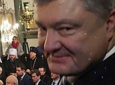 ТОМОС НАШ: у мережі фотожаблять задоволеного Порошенка у Стамбулі