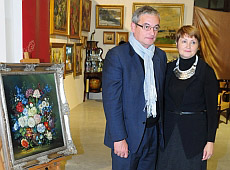 Змучений Поярков і заклопотаний Пінчук роздивлялись антикваріат