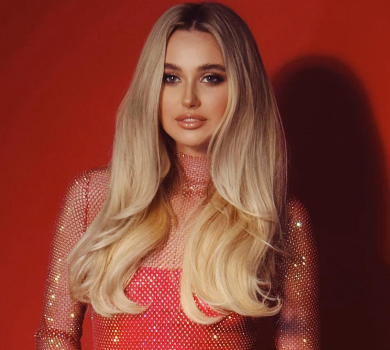 Важко бути кежуал, коли ти – лакшері: дружина Тищенка засвітилася в луці за щонайменше 800 тисяч. ФОТО