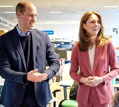 Без масок: принц Вільям та Кейт у рожевому сходили подякувати медикам