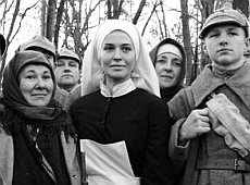 Астаф'єву зробили сестрою милосердя та посадили до баранів