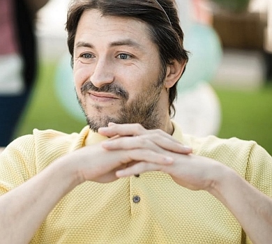 Притула задля романтики з коханою дзвонить Любі, яка розуміє його з пів слова