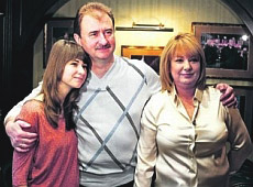 Попов: Дружина досі ставиться до мене, як до маленького