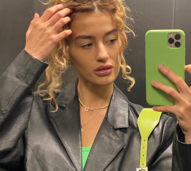 Ціную кожен день поруч: Alekseev показав ніжні обійми з коханою з ВІА Гри