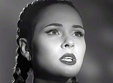 Солістка The Hardkiss під гітару заспівала про свою інтимну історію. ВІДЕО