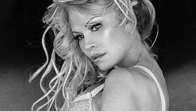 Памела Андерсон заявила про зраду 33-річного коханця: Він монстр, він брехав усім