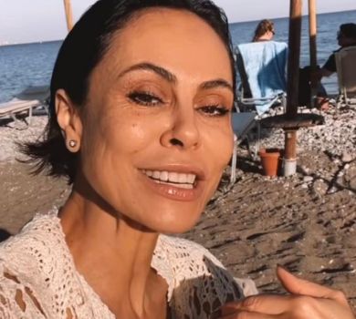 Ексдружина Кличка у спортлуці показала, як відновлює баланс на Родосі