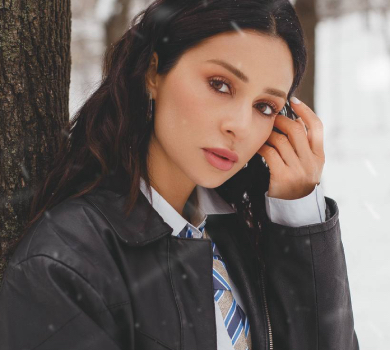 Огнєвіч у краватці заспівала серед снігів та пограла на сопілці в печері. ВІДЕО