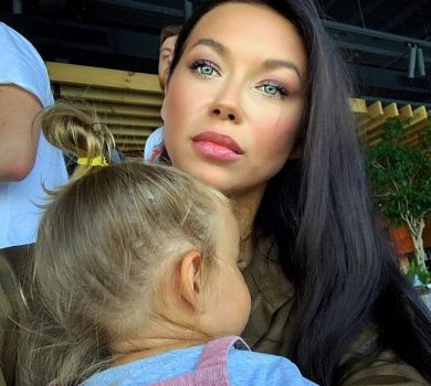 Логунова щодня зміцнювала доньку молитвою та розчарувалася у жадібних нянях