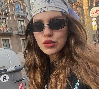 Насолоджуюся своїм тілом: солістка Kazka назвала нову цифру скинутої ваги та розказала, кому шле свої голі фото