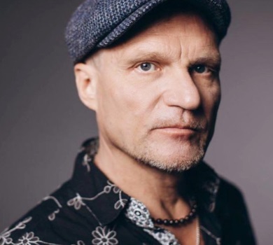 Загадили і пограбували: Скрипка показав, що російські окупанти залишили після себе на його дачі