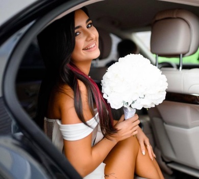 Жаба душу жме: Трінчер розказала про витрати на весільну сукню та на одну з найдорожчих послуг на церемонії