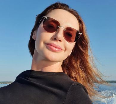 Марченко з голим пупом повідтискалася від бордюру. ВІДЕО 