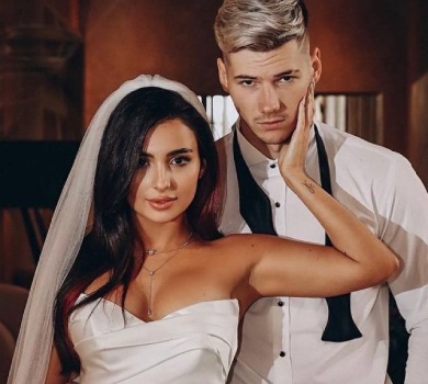 Сукня - просто розкіш: Трінчер показала друге весільне вбрання