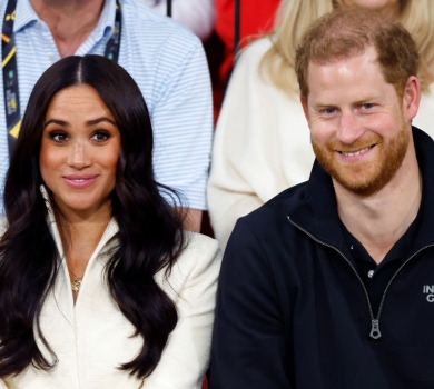 У рамках 100-мільйонної угоди з Netflix: принц Гаррі та Меган найняли режисерку Розповіді служниці, щоби зняла про них серіал