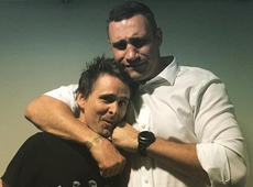 Кличко приклався кулаком до соліста Muse. ФОТО