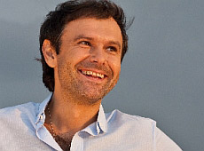 Вакарчук погано пише руками