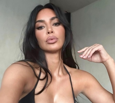 Задовго до Instagram: Кардашян показала своє найперше селфі