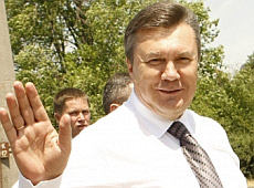 Вождю Януковичу навісили зубра та стелю за 5 мільйонів