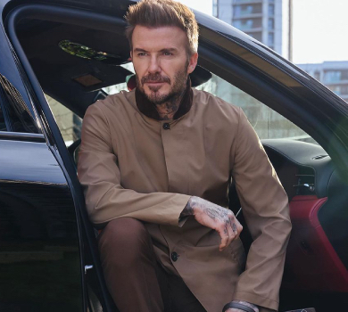 Бекхем показався в модному луці під колір свого спаніеля. ФОТО